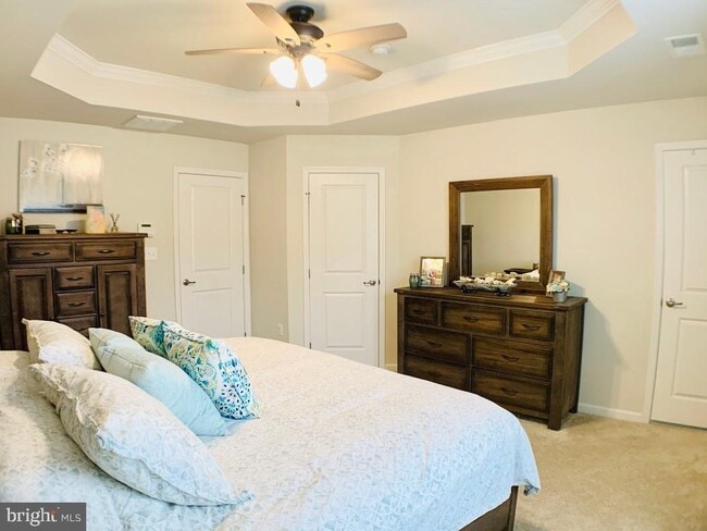 Building Photo - 408 Streamview Dr