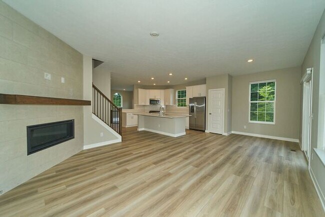 Building Photo - Beautiful Brand New,Townhome in Great Carm...