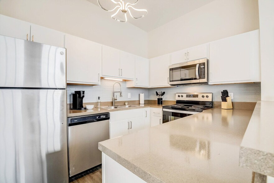 Building Photo - 50 N Illinois St