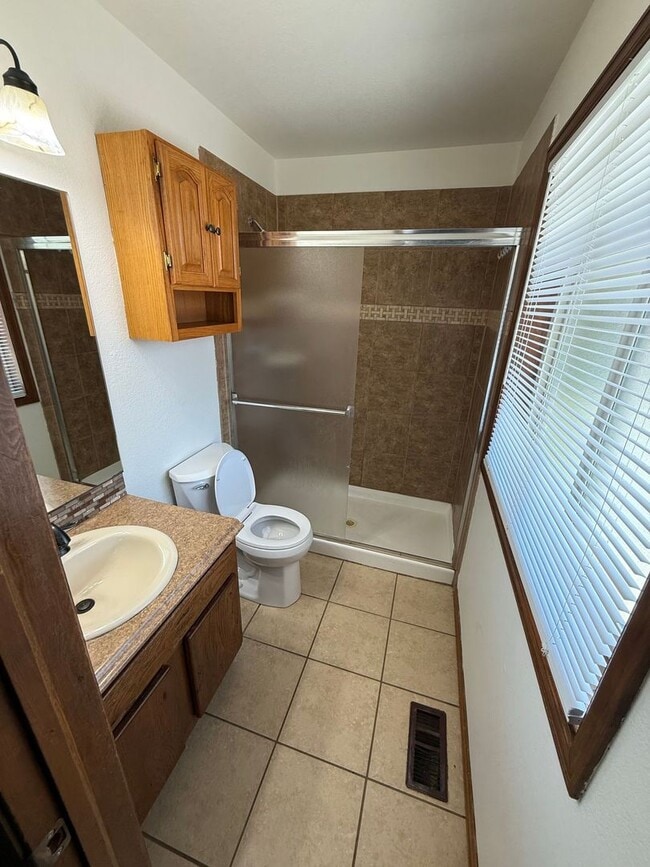 Building Photo - 6840 Delmonico Dr