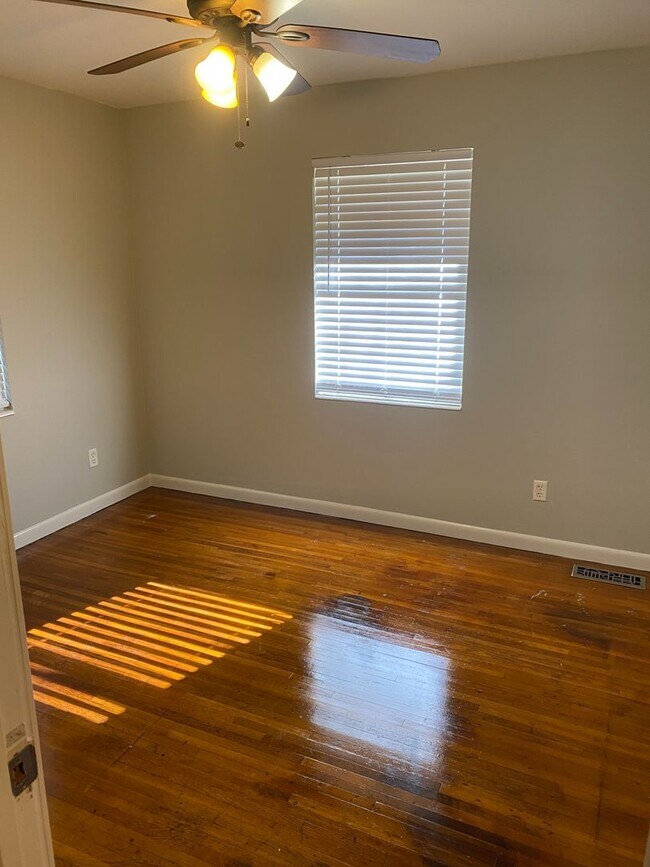 Building Photo - 4029 Stone Dr