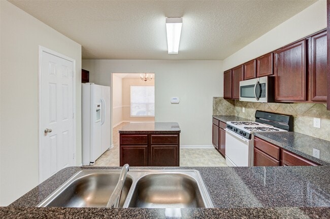Building Photo - 4910 Conifer Ridge Way