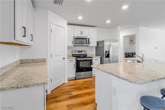 Building Photo - 185 Yager Cir