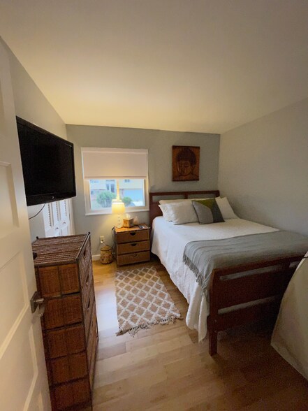 Building Photo - 1025 Sparta Dr