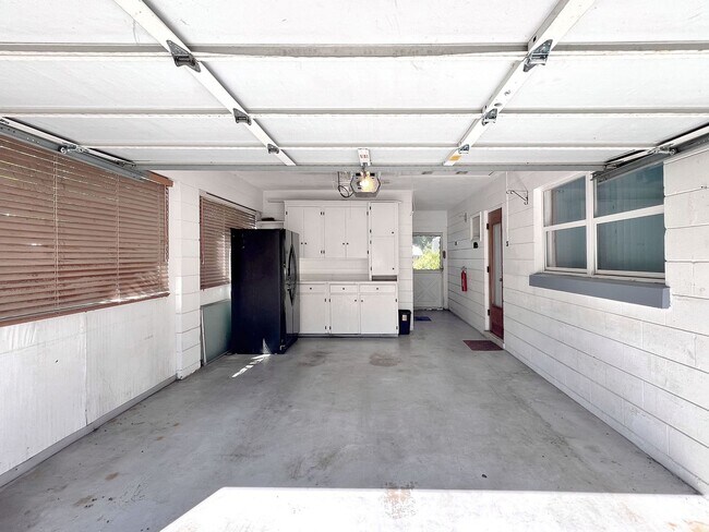 Building Photo - Two-Bedroom Pool Home in Winter Haven Clos...