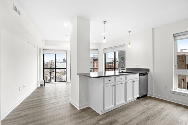 Building Photo - 2451 Frankford Ave