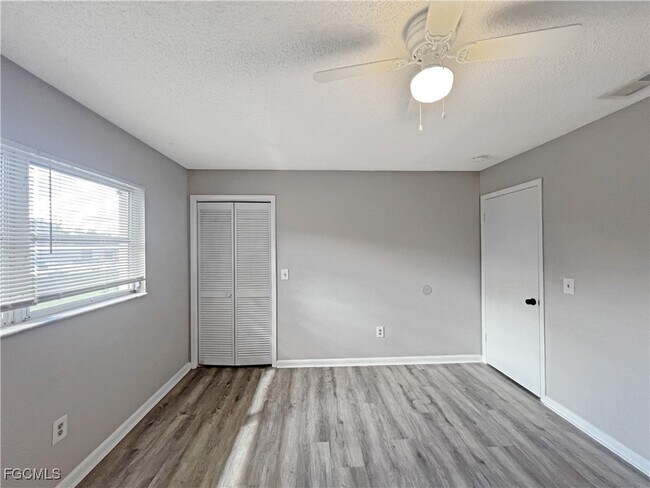 Building Photo - 6635 Warwick Cir