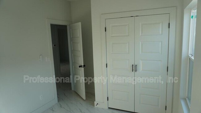 Building Photo - 2813 Bravo Rd