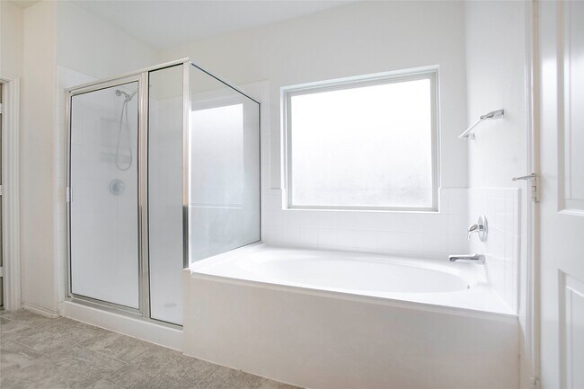 Building Photo - 166 Meadow Grove Dr