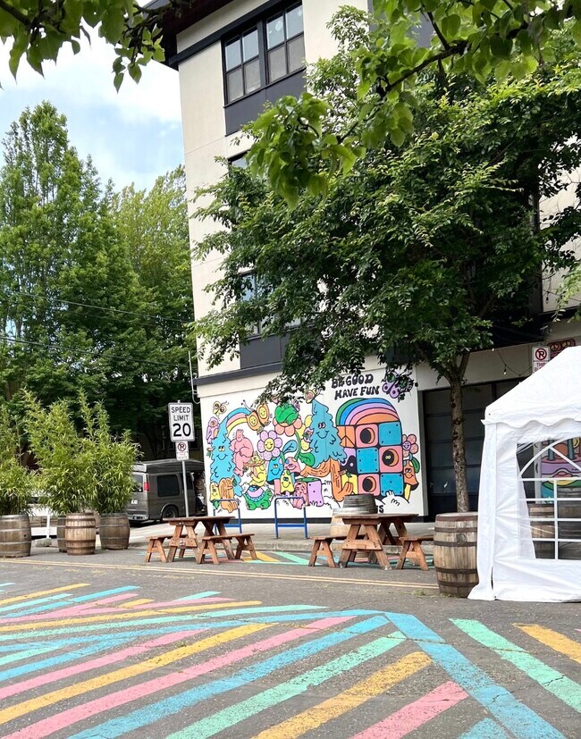 Building Photo - 1823 N Watts St