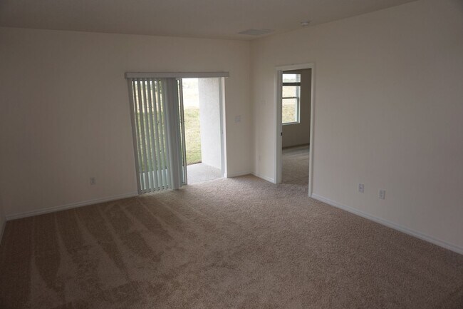 Building Photo - Newer Home 3/2 Steps from Champions Gate