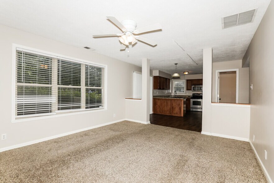 Building Photo - 5287 Ivy Hill Dr