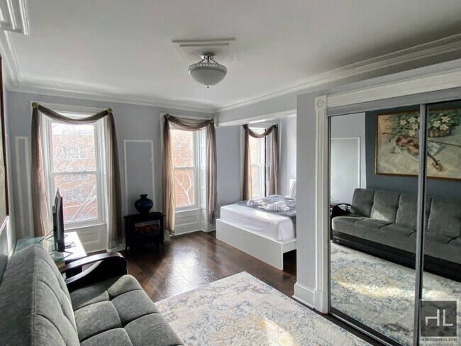 Building Photo - Short-Term Furnished 1 Bedroom In Bedford-...