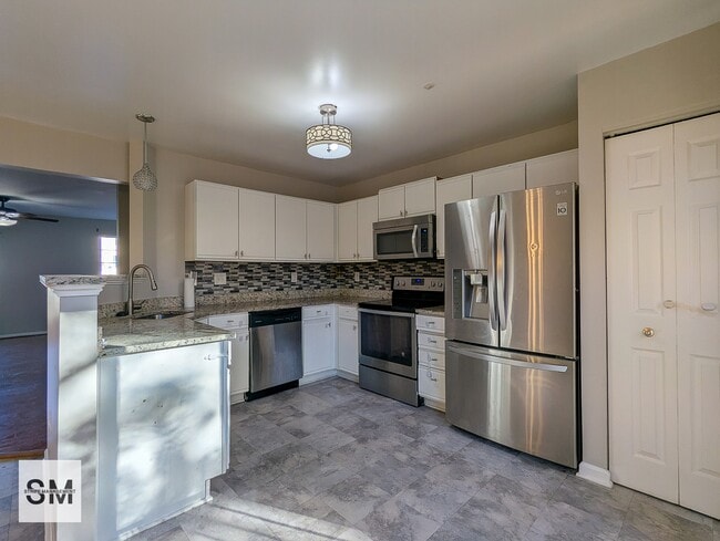 Building Photo - 711 Tola Ct