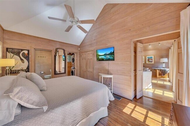 Building Photo - 2538 Parkside Dr NE