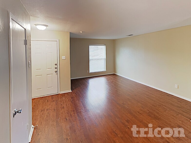 Building Photo - 2617 Spiceberry Ln