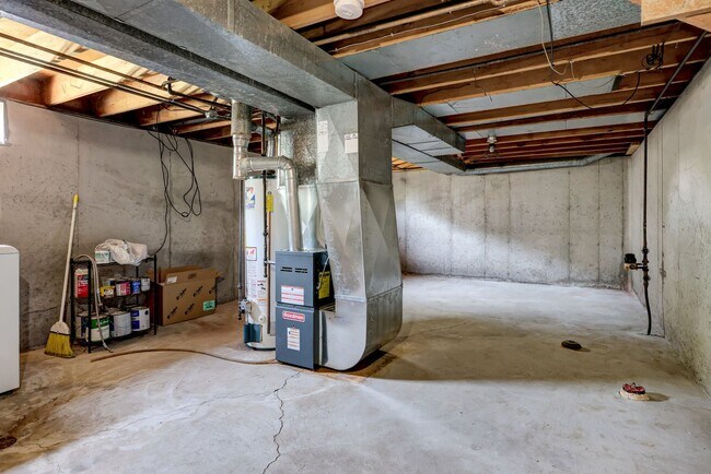 Building Photo - 1216 Meadow Ln