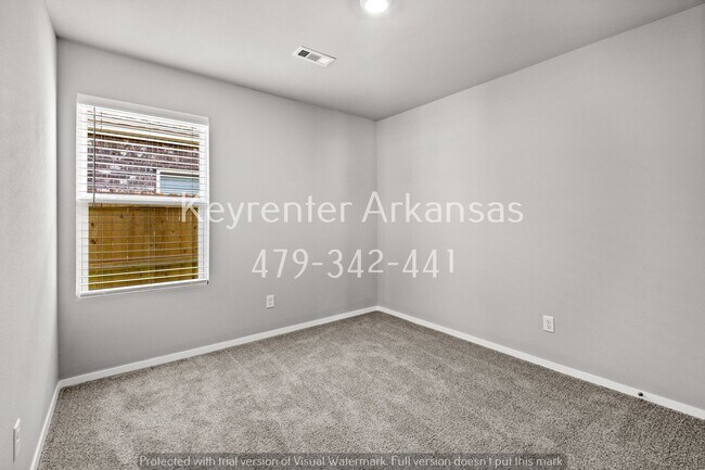 Building Photo - 2476 N Raven Ln