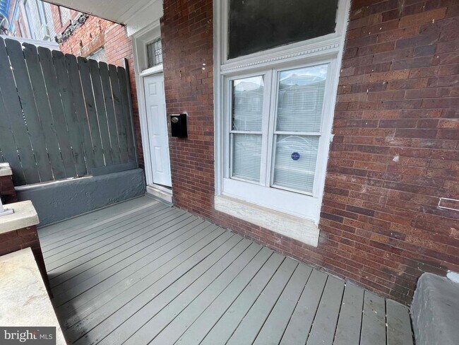 Building Photo - 1736 Darley Ave