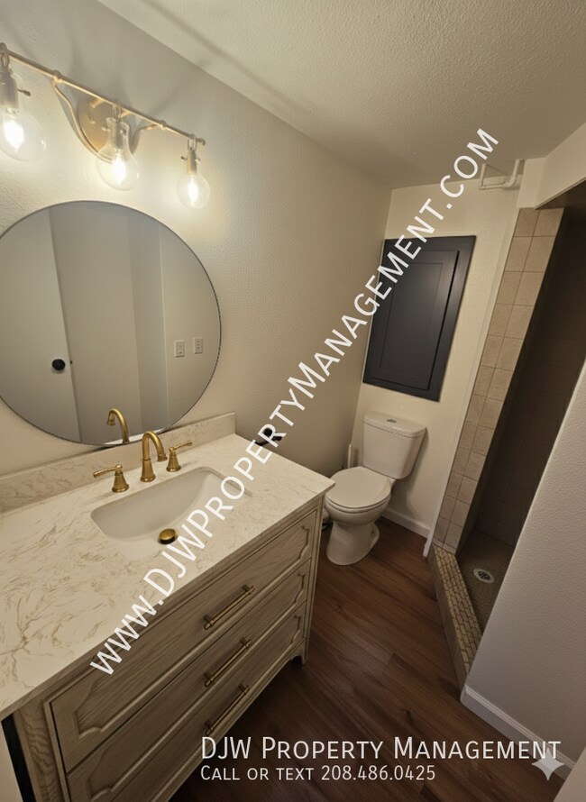 Building Photo - 2119 Cleveland Blvd