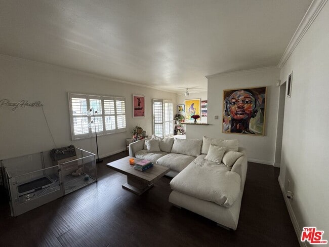 Building Photo - 563 E Hazel St