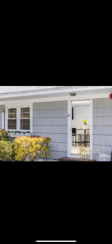 Building Photo - 253 Main St