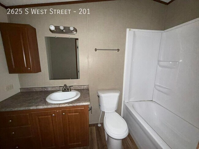 Building Photo - 2625 S West St