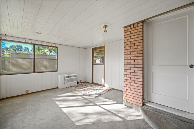 Building Photo - 4413 W 43rd St