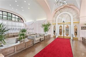 Building Photo - 5225 Collins Ave