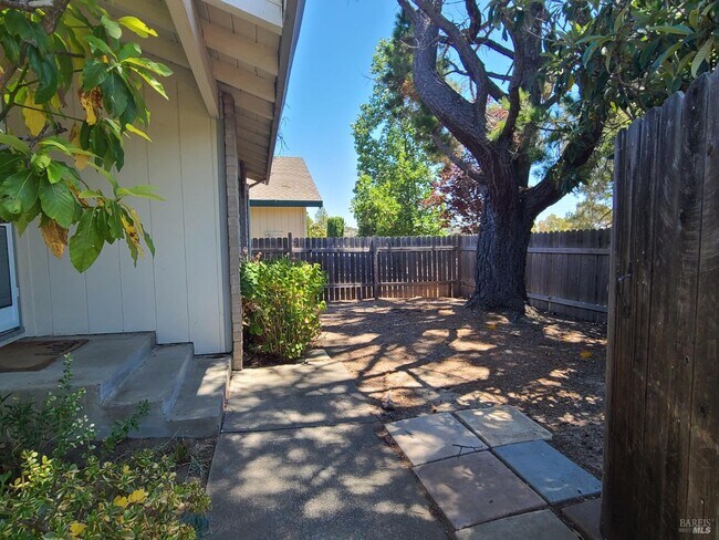 Building Photo - 221 San Marin Dr
