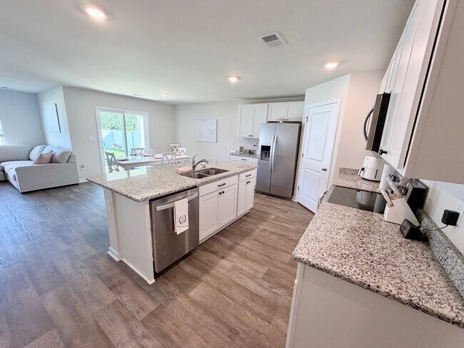 Building Photo - 532 Scarlet Sage Dr