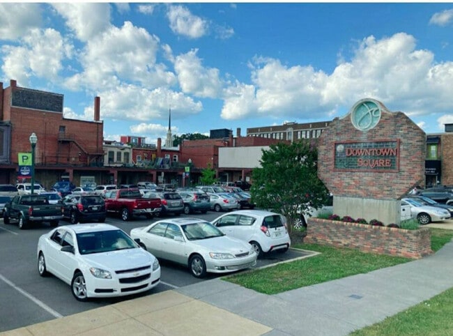 Building Photo - 202 E Main St