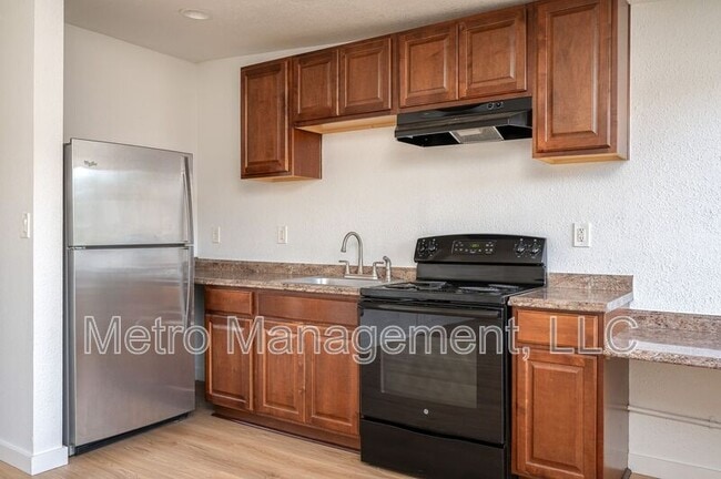 Building Photo - 6307 SE 72nd Ave