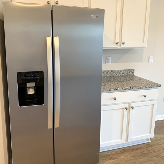 Building Photo - 246 Marauder Dr