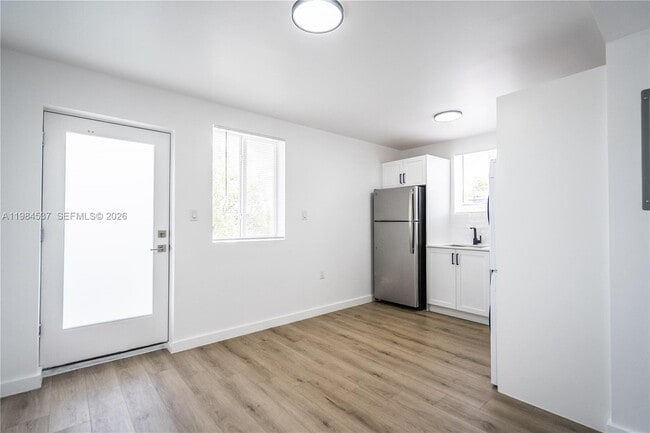 Building Photo - 1955 NW 2nd Ct