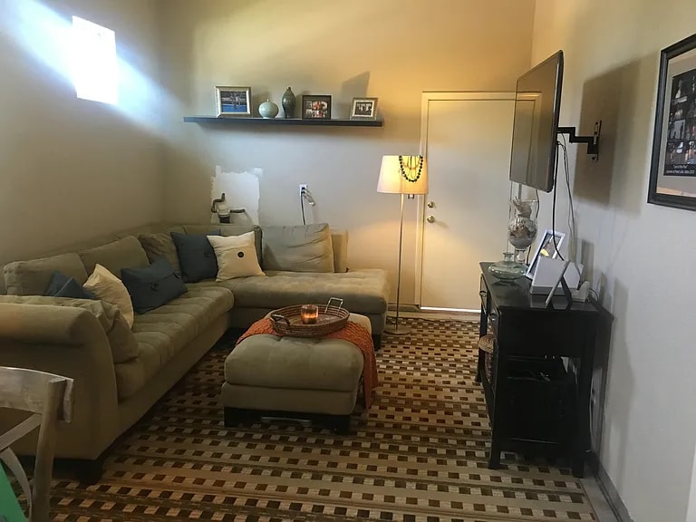 Flex Room - 1098 Columbus Way