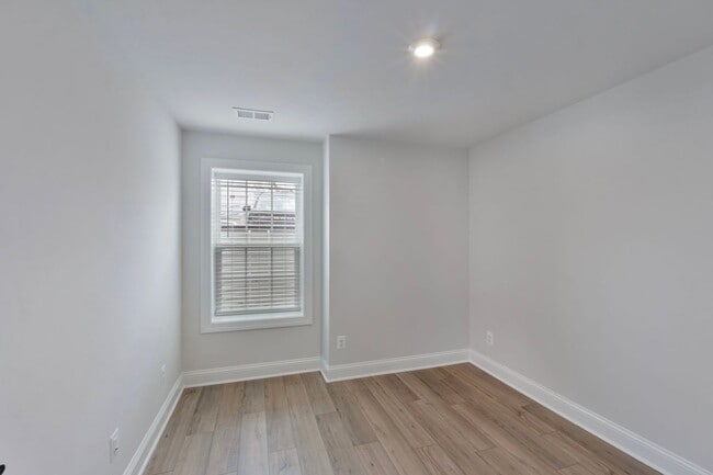 Building Photo - 2232 Leeham St