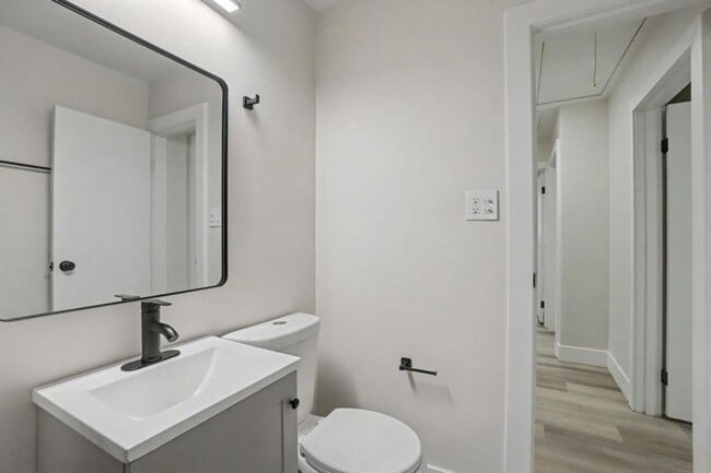 Building Photo - 4472 Curundu Ave