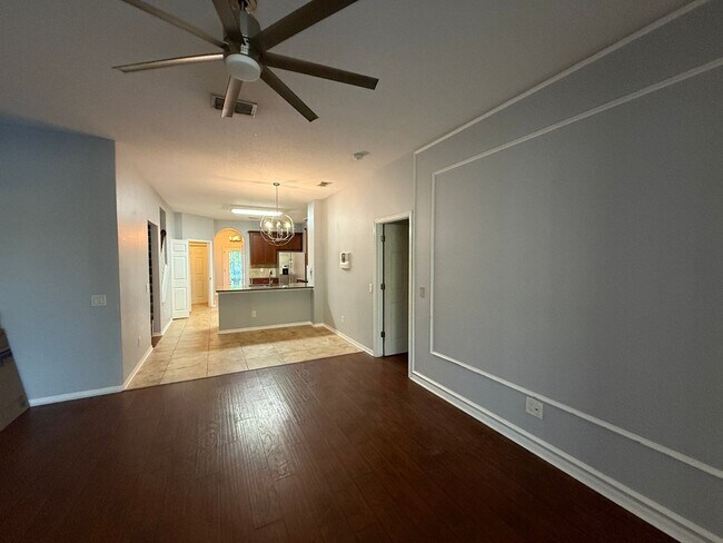 Building Photo - 5 BEDROOM HOUSE WITH PRIVATE POOL AND LAKE...