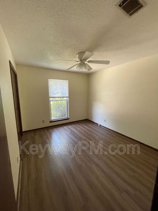 Building Photo - 830 Audubon Cir