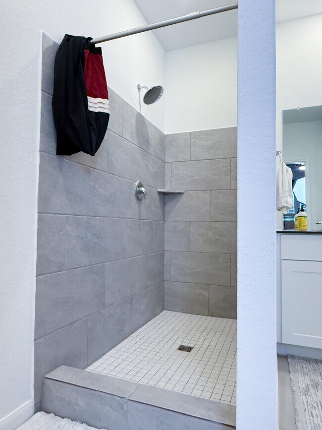 Building Photo - Charming 3-Bedroom Sanctuary with 2 Full Baths Near Lackland Air Force Base – 1469 Sq Ft of Comfo...