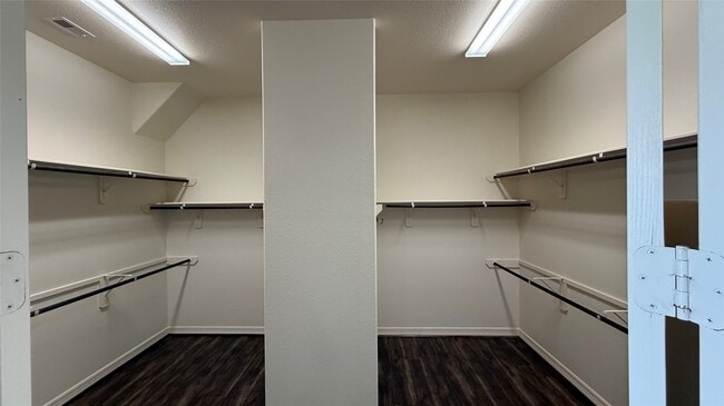 Building Photo - 4802 Fairford Dr