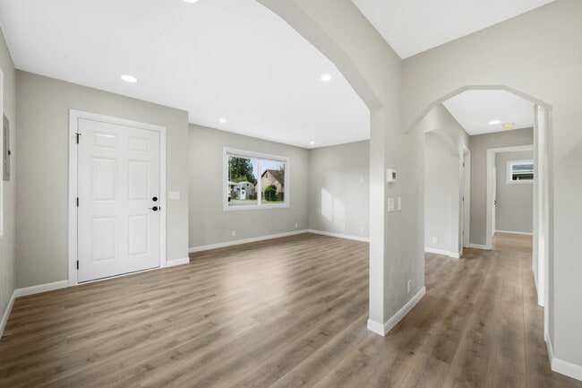 Building Photo - 903 Bonney Ave