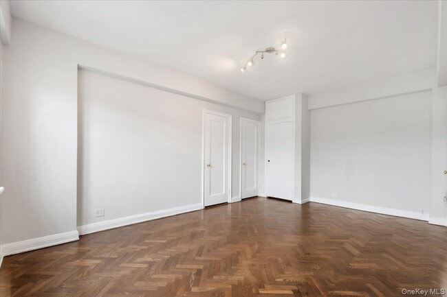 Building Photo - 45 Popham Rd