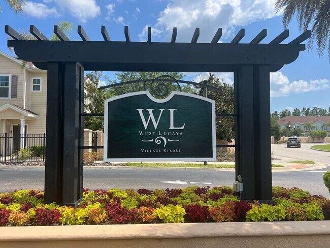 Building Photo - 8932 Shine Dr