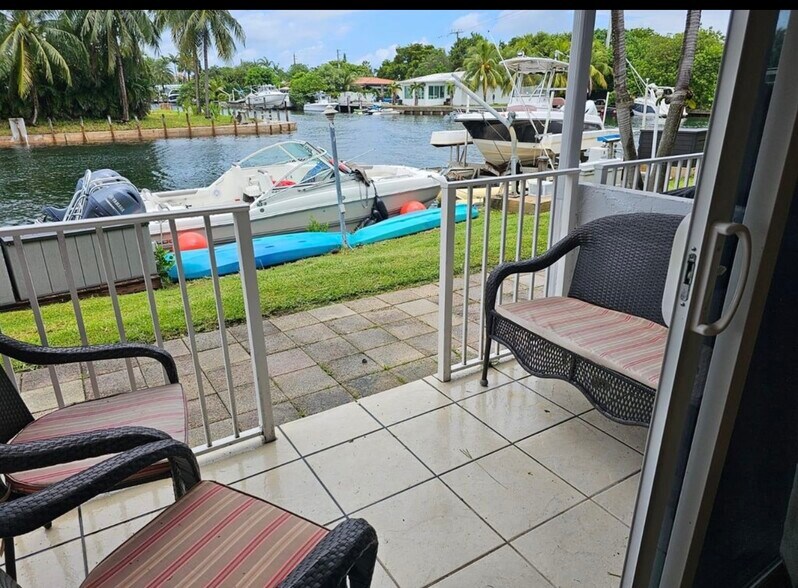 Building Photo - 2225 NE 123rd St