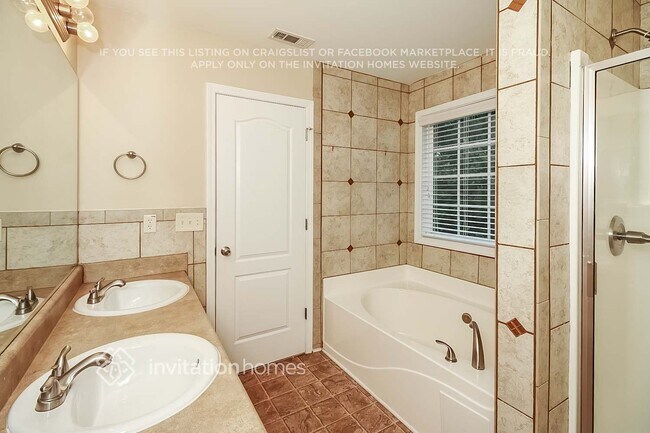 Building Photo - 3021 Leatherleaf Tr