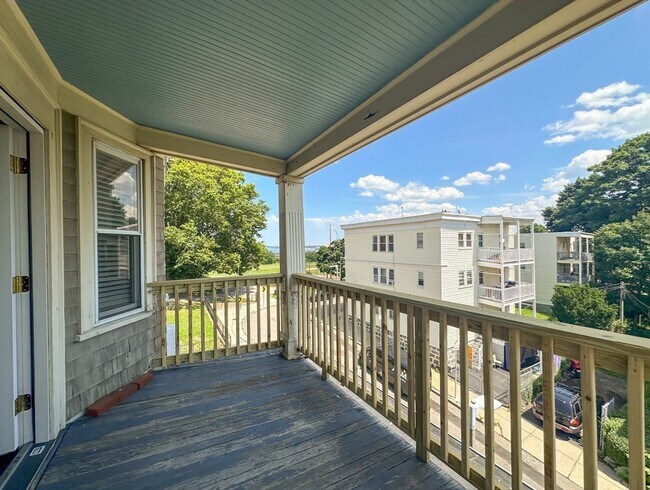 Building Photo - 156 Homes Ave