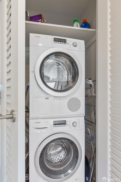 Building Photo - 338 Main St