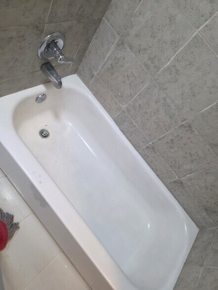 Building Photo - 706 Grove St